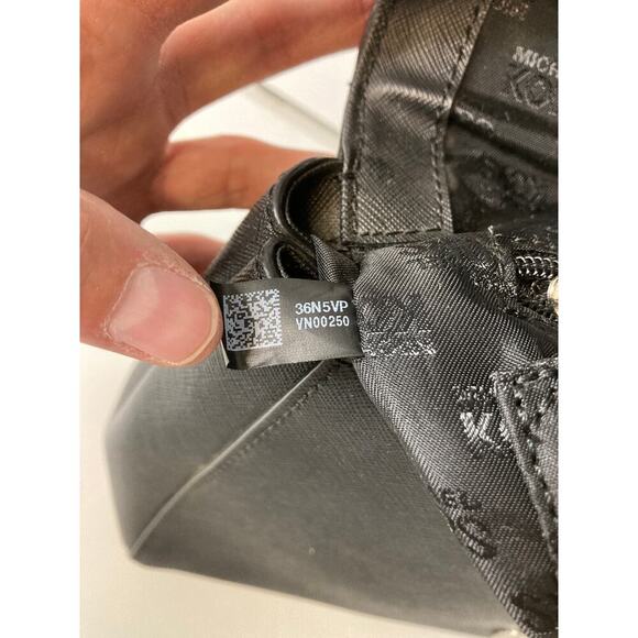 MICHAEL KORS SMALL SAFFIANO BEADED FLORAL CROSSBODY BAG ASIS - Picture 15 of 15